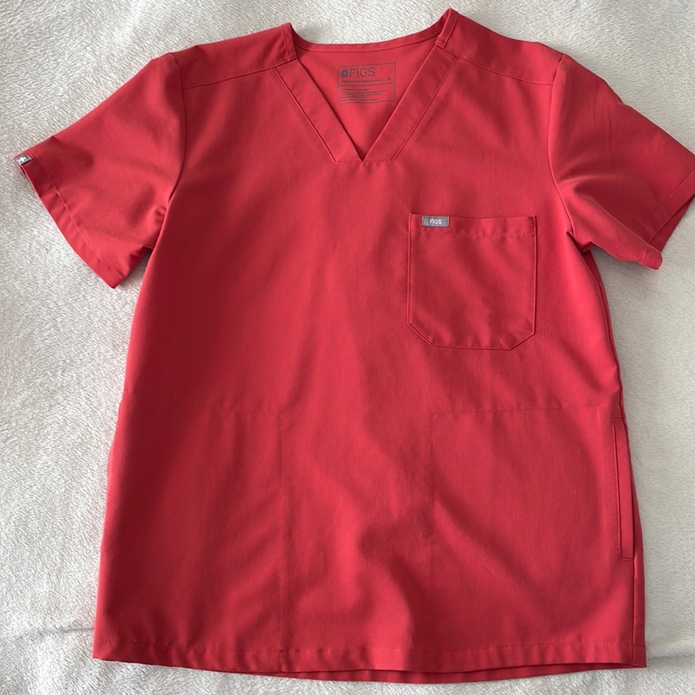 Figs Women’s V-Neck Scrub Top and joggers in Clay